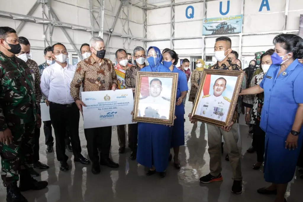 Bank Mandiri Kucurkan Bantuan Pada Keluarga KRI Nanggala 402 Rp3,7 Miliar