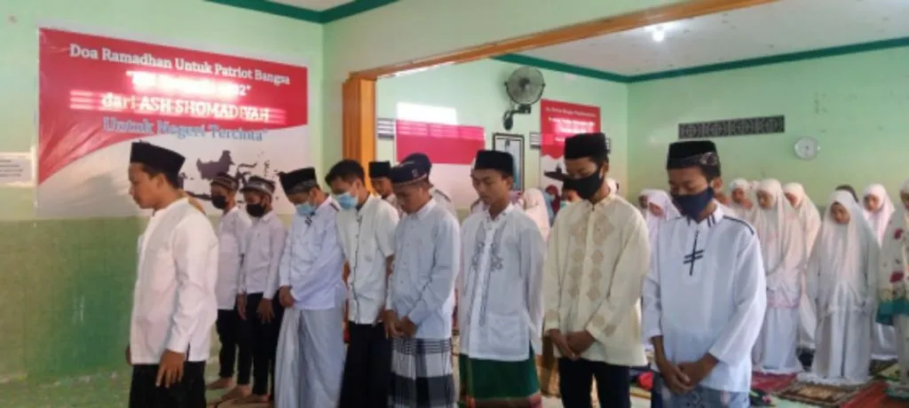 Ponpes Ashomadiyah Gelar Sholat Ghaib untuk Awak KRI Nanggala-402