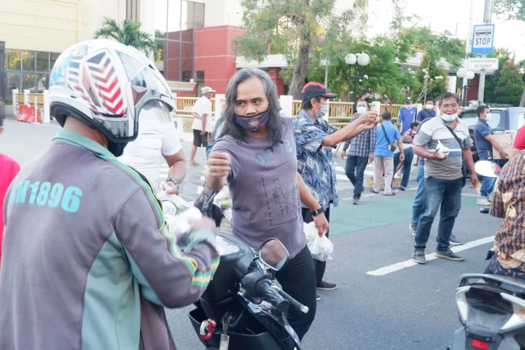 Peduli Sesama, Klub Futsal dan Pokja Dakota Bagi 200 Takjil