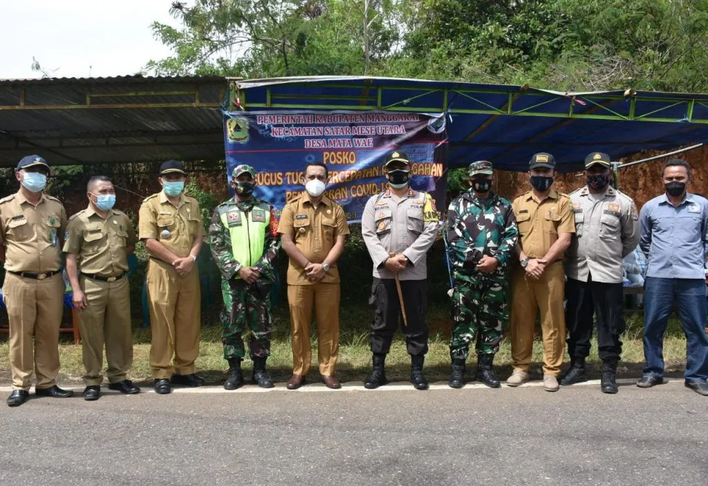 Bupati Manggarai Pantau Langsung Aktivitas di Posko Covid 19 di Nteer