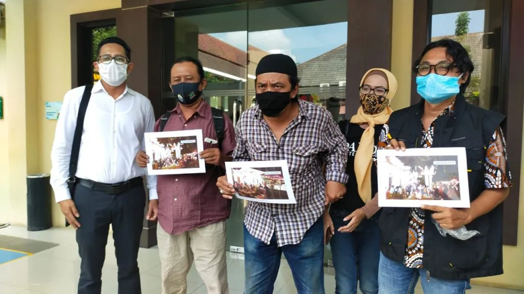 Dipolisikan karena Diduga Melanggar Prokes, Khofifah Bakal Bernasib Seperti HRS?
