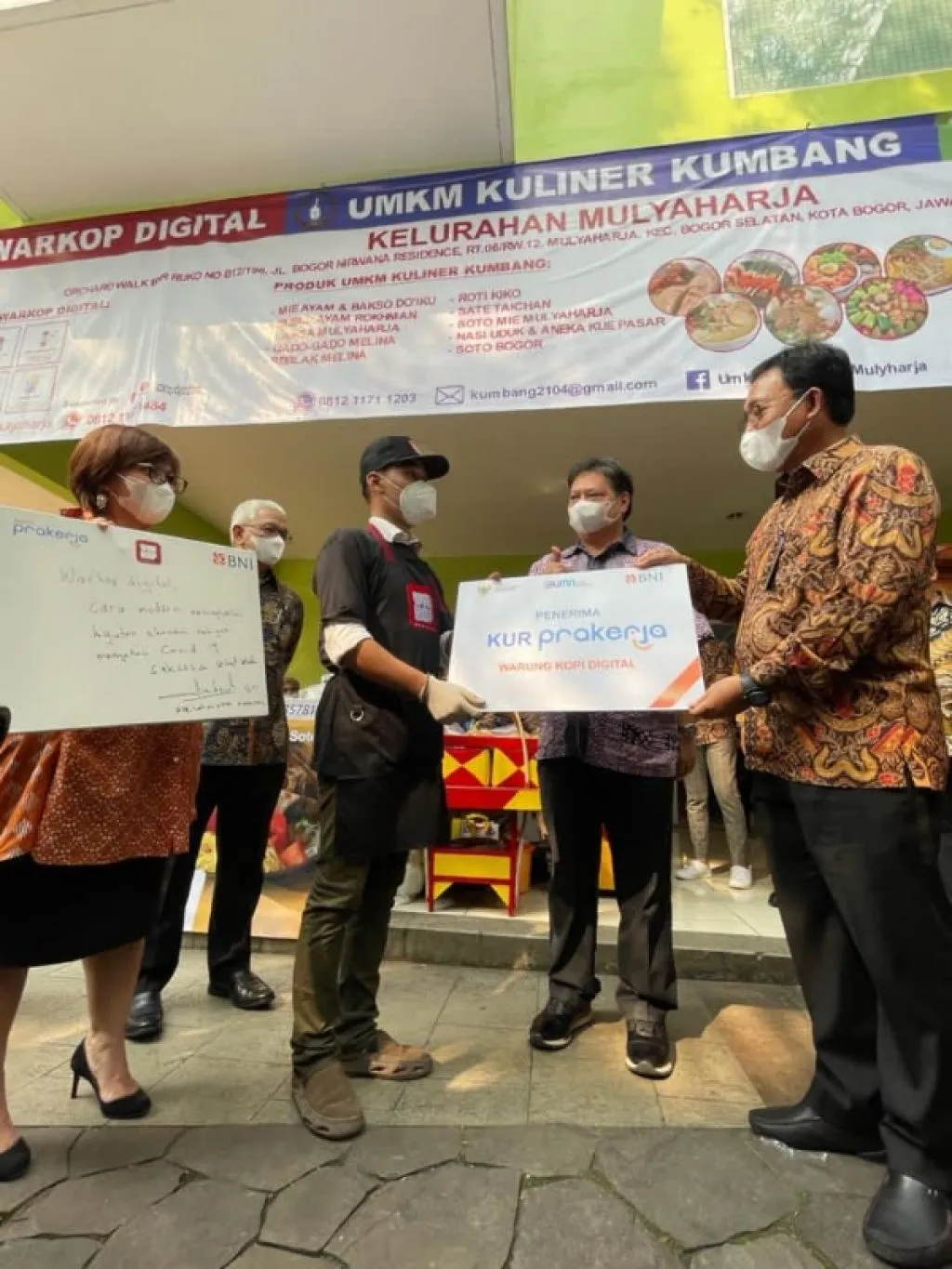 Tinjau Alumni Kartu Pra-kerja, Airlangga Apresiasi Semangat Peningkatan Kompetensi Peserta