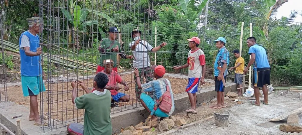 Peduli Kebutuhan Masyarakat, TNI Beri Bantuan Air Minum Bersih di Desa Manong
