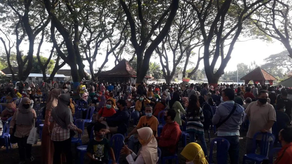 Vaksin di Kota Madiun Timbulkan Kerumunan, Aktivis Minta Evaluasi Penyelenggara