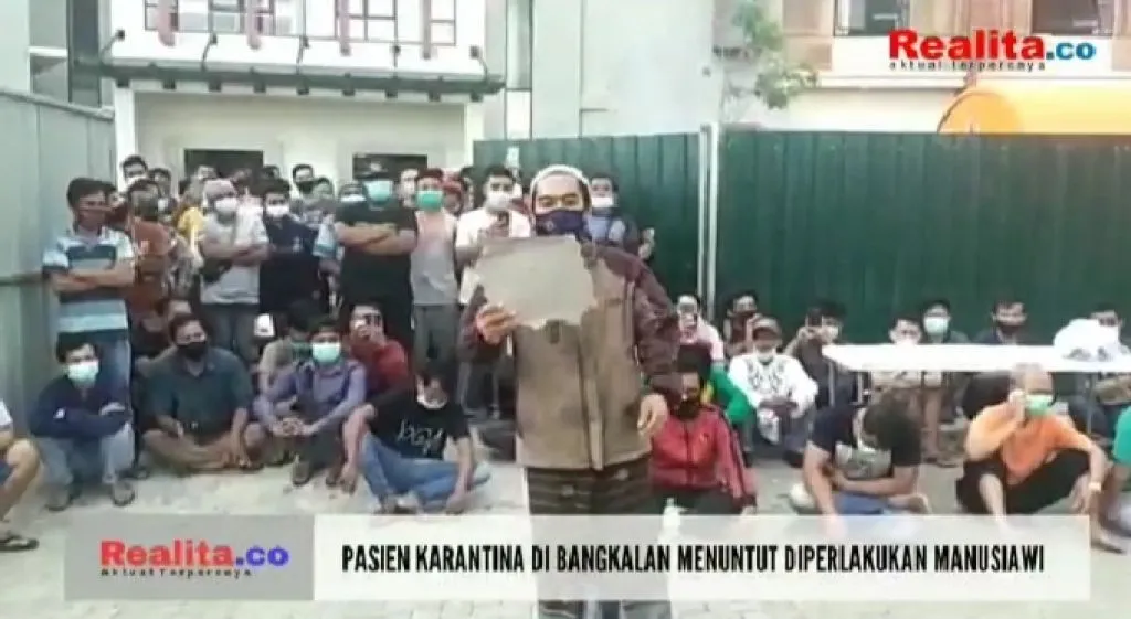 Merasa Diperlakukan Tak Manusiawi, Warga Madura yang Dikarantina Demo Tuntut Keadilan