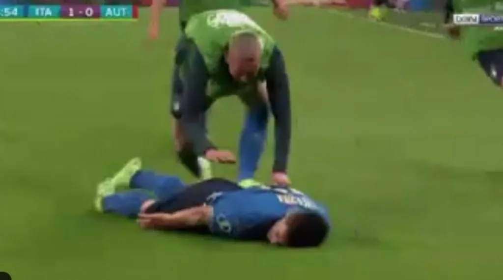 Selebrasi Orang Pingsan ala Pessina