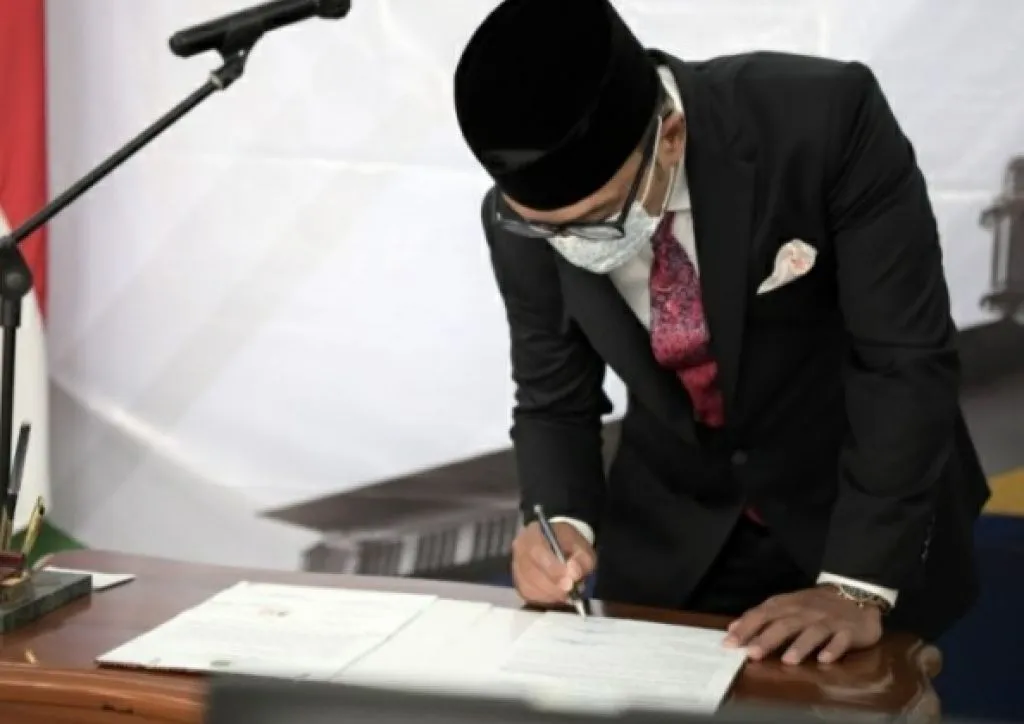Ridwan Kamil Lantik Dirut RSHS Jadi Kepala Dinas Kesehatan