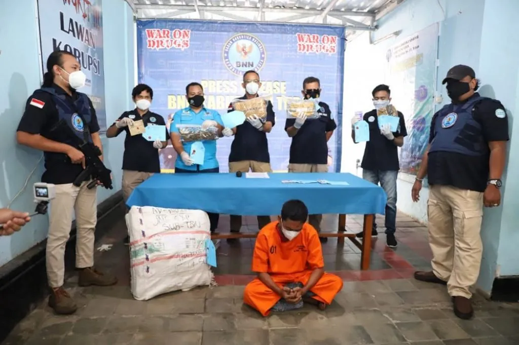BNKK Tuban Berhasil Amankan 1,5 Kilogram Ganja