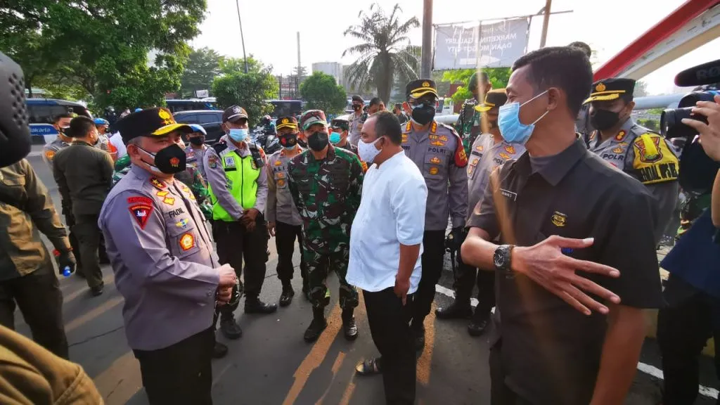 Hari ke-4 PPKM Darurat di Pos Penyekatan Kalideres Jakbar, Masyarakat Mulai Paham