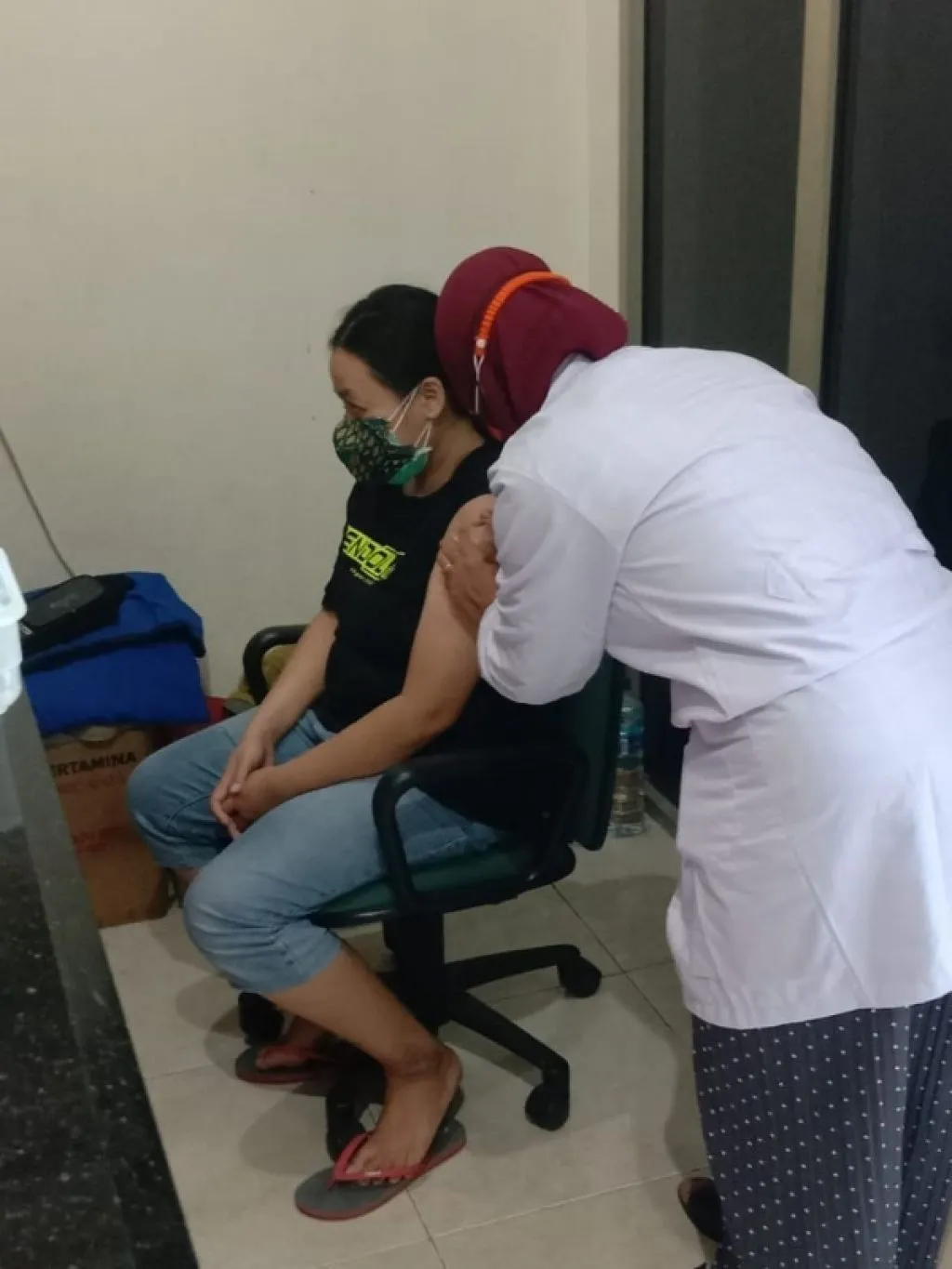 DPRD Surabaya Lakukan Pendampingan Vaksinasi Warga