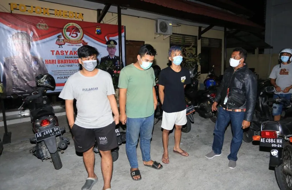 Demi Konten, Tiga Pemuda di Kota Madiun Nyolong 'Pocong'
