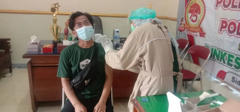 Sebanyak 200 Warga Serbu Polsek Krian