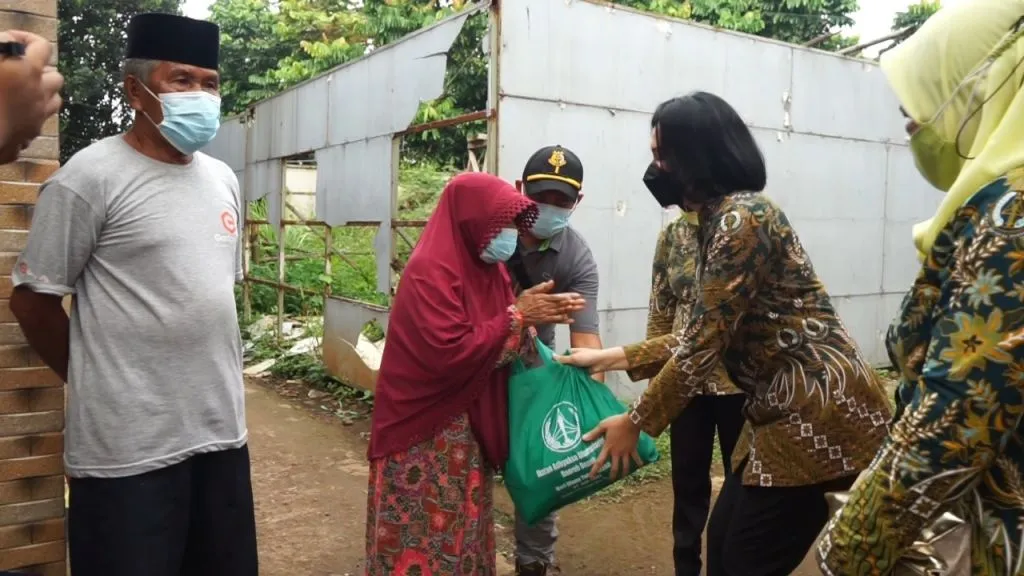 Kejari Depok Berbagi Sembako