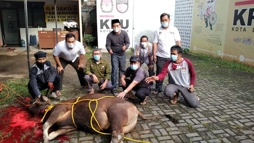 KPU Depok Sembelih Hewan Qurban