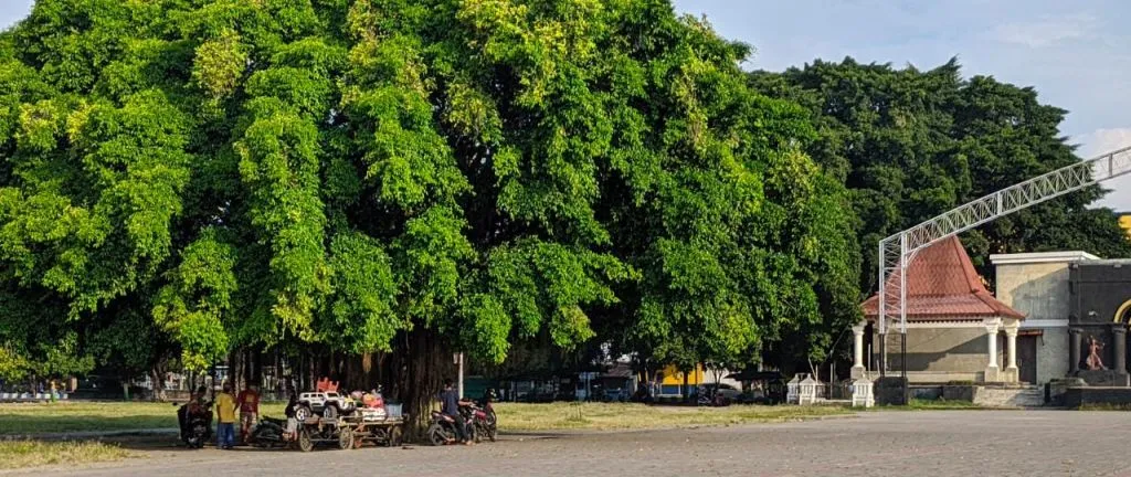 Alun-Alun Ponorogo Tutup, PKL: Kami Susah Makan