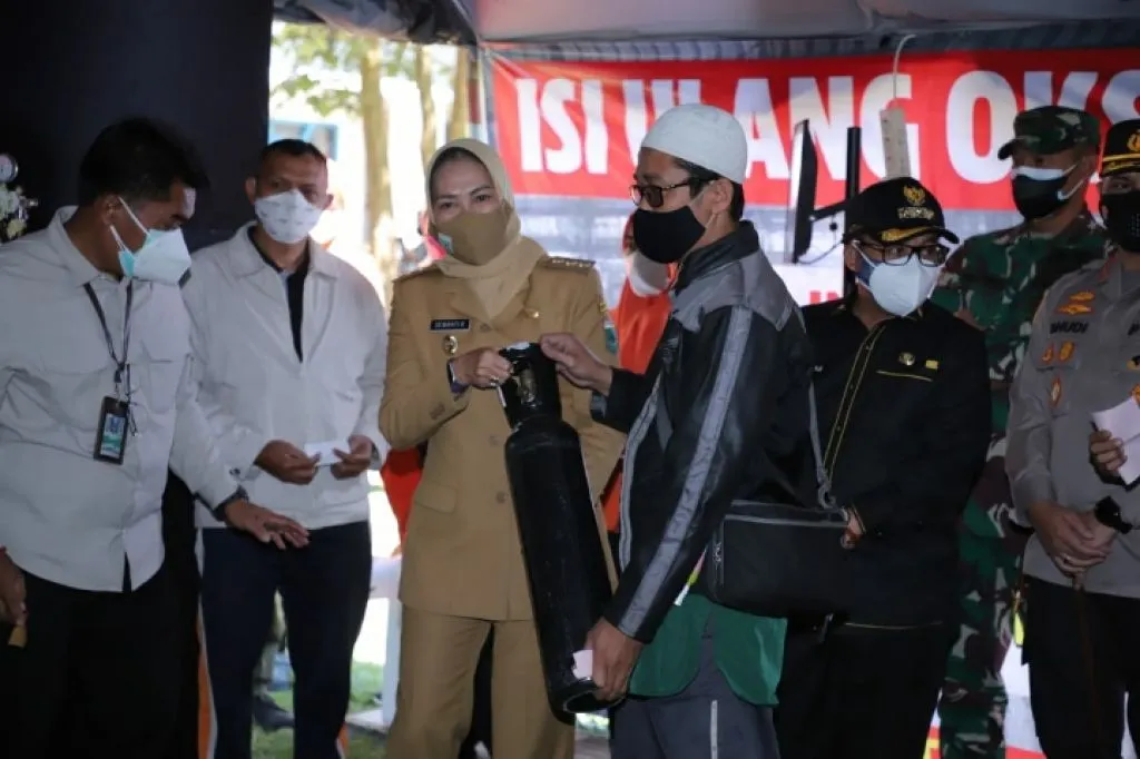 Respon Cepat Pemprov Jatim dengan Resmikan Pos Pelayanan Oksigen Gratis