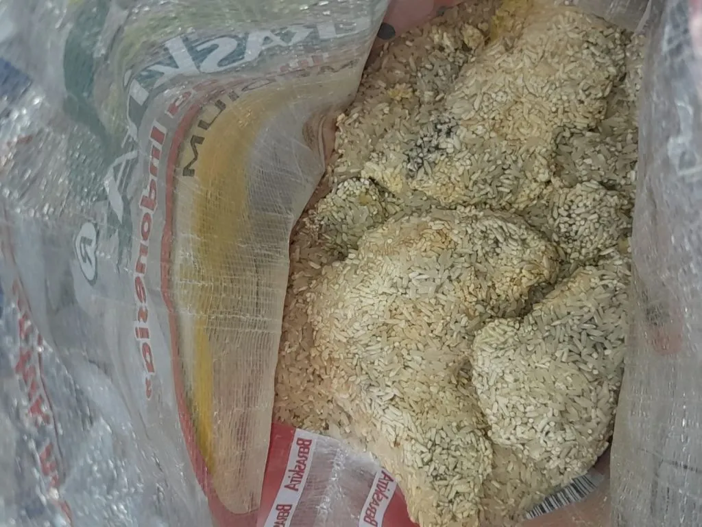 Beras Bantuan PPKM Warga Sidoarjo dari Pemerintah, Sangat Tak Layak Makan