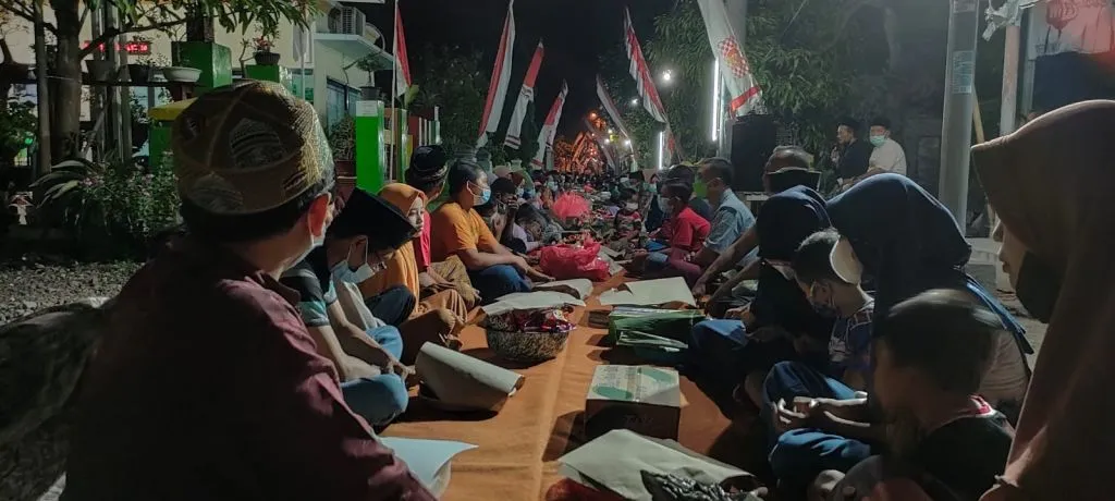 Warga Girang Balongbendo, Peringati HUT RI ke-76 dengan Doa Bersama