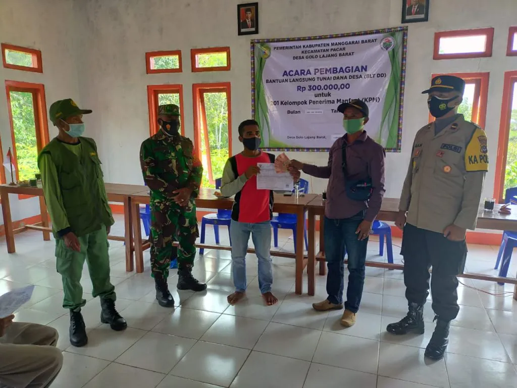 Penerima Manfaat BLT Dana Desa Golo Lajang Barat Terima Bantuan untuk 3 Bulan