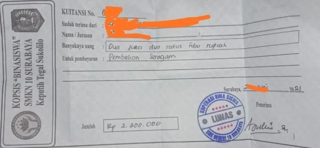 SMKN 10 Surabaya Diduga 'Paksa' Siswa Beli Seragam Sekolah