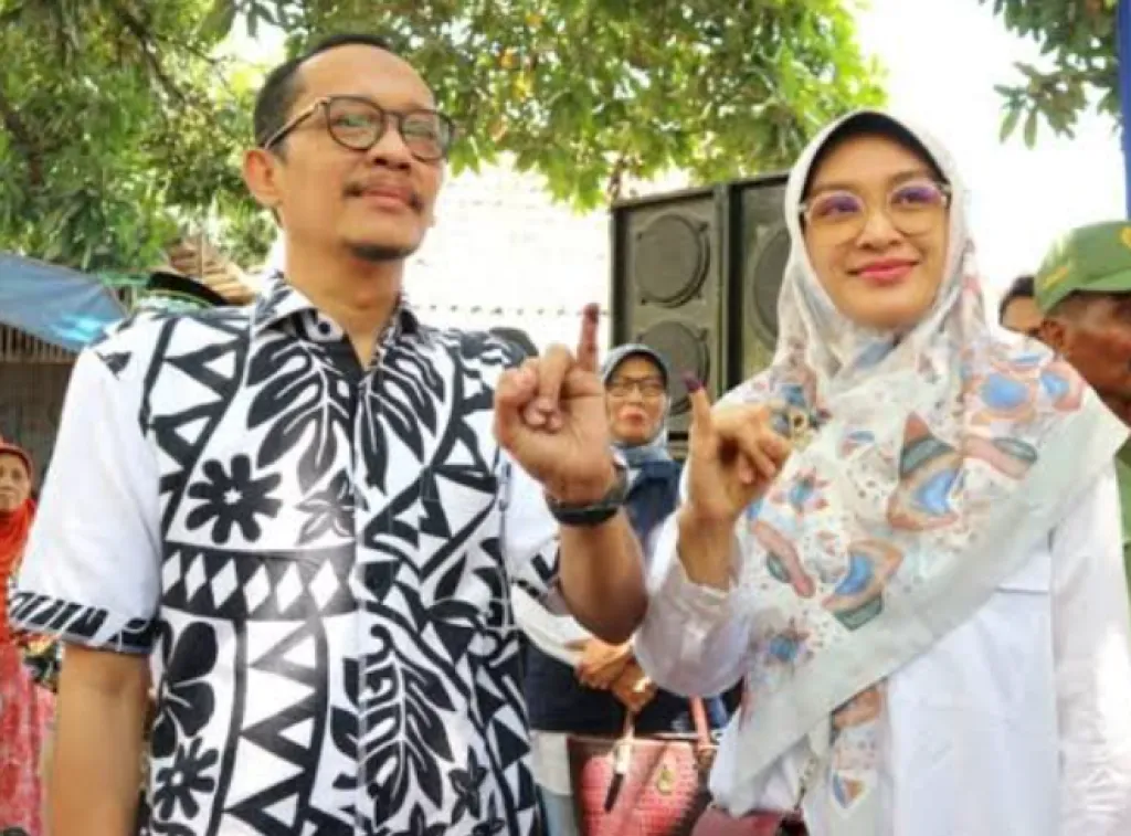 Bupati Probolinggo dan Suaminya yang juga Anggota DPR, Kena OTT KPK