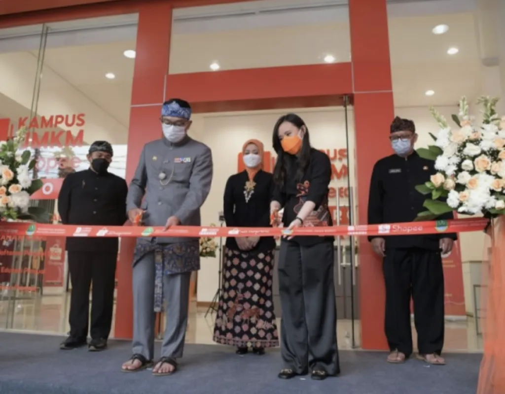 Ridwan Kamil Resmikan Kampus UMKM Shopee Ekspor