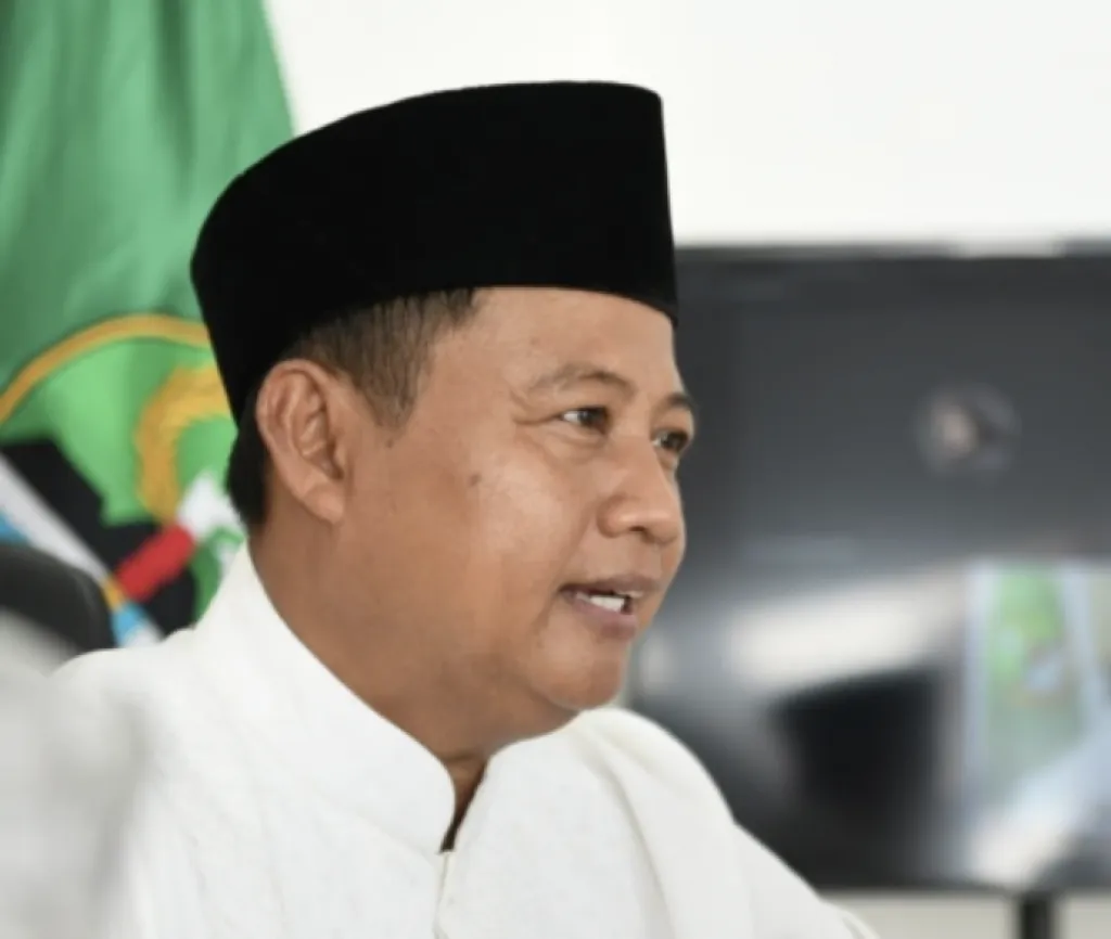 Pak Uu Saksi Penobatan Sultan Baru Cirebon Pemda Prov Jabar