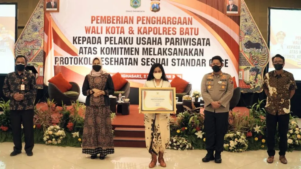Pemberian Penghargaan pada Pelaku Wisata Atas Komitmenya Menerapkan Prokes