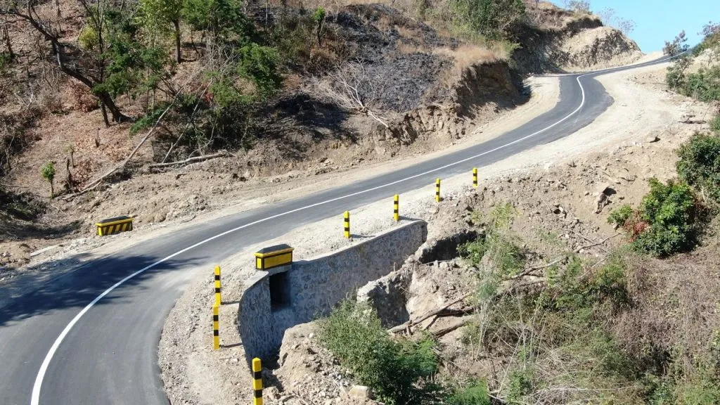Kementerian PUPR Bangun Jalan Pantura Flores NTT 6 Km