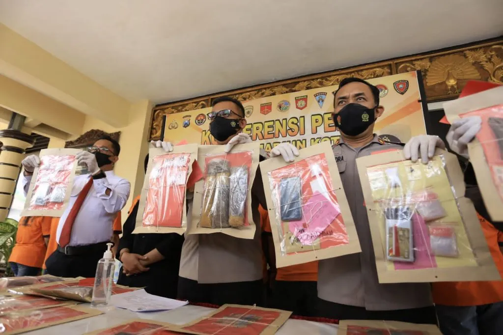 Polres Madiun Kota Bekuk 15 Budak Narkoba, sebagian Napi Lapas Pemuda Madiun