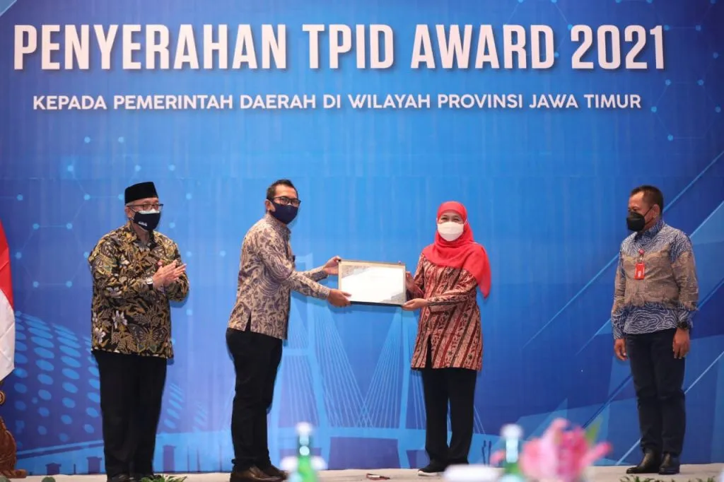 TPID Terbaik di Jawa Timur Terima Penghargaan