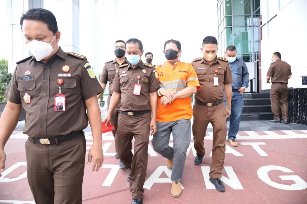 Kejati Jatim Kembali Menahan Tersangka Kredit Fiktif Bank Jatim