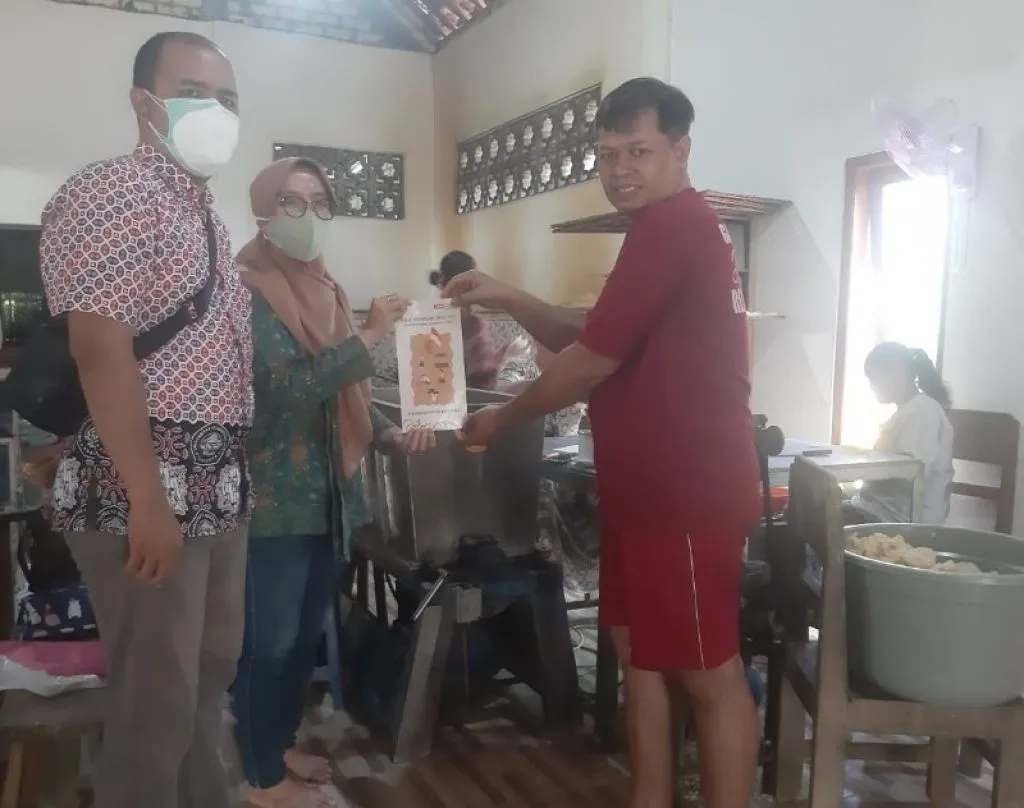 Dosen Untag Surabaya mengawal ekonomi masyarakat Tuban
