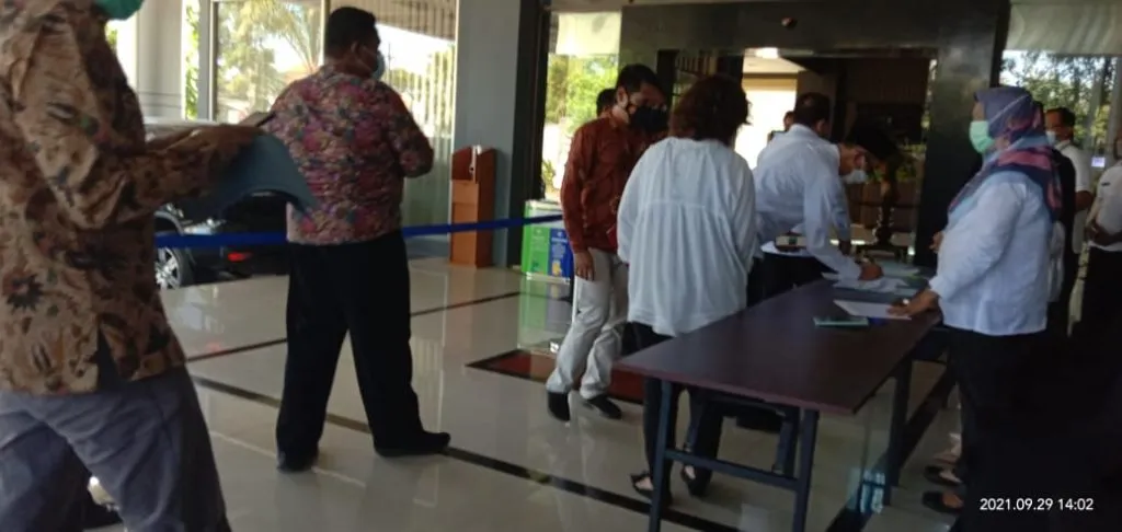 Dikonfirmasi Selalu Bungkam, Bupati Jember Tiba-Tiba Kunjungi Kantor BPK Jatim