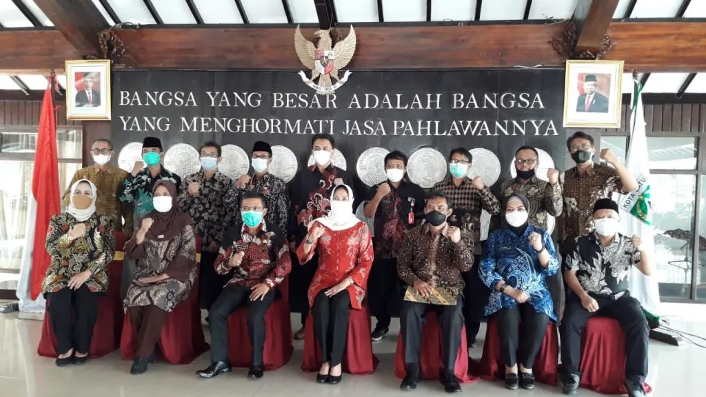Wali Kota Batu Kukuhkan Ketua Dewan Pendidikan Periode 2021-2026