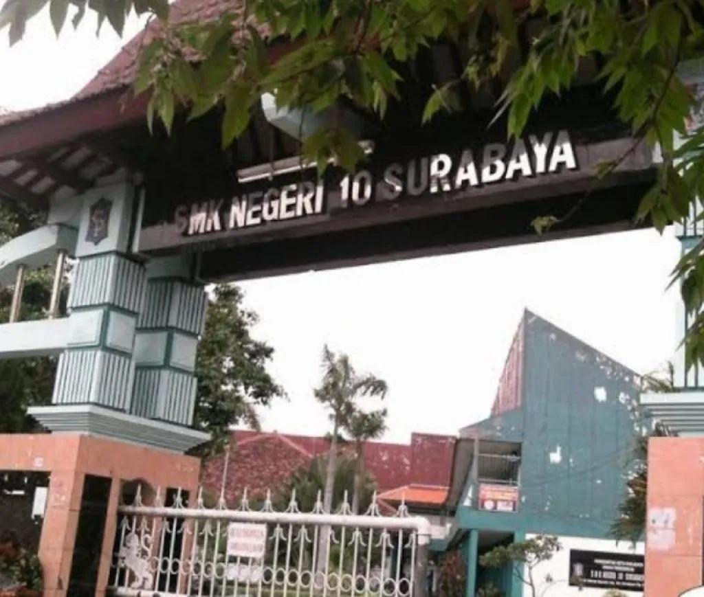 Kecam Jual-Beli Seragam Sekolah, Dewan Pendidikan Minta SMKN 10 Revisi Harga