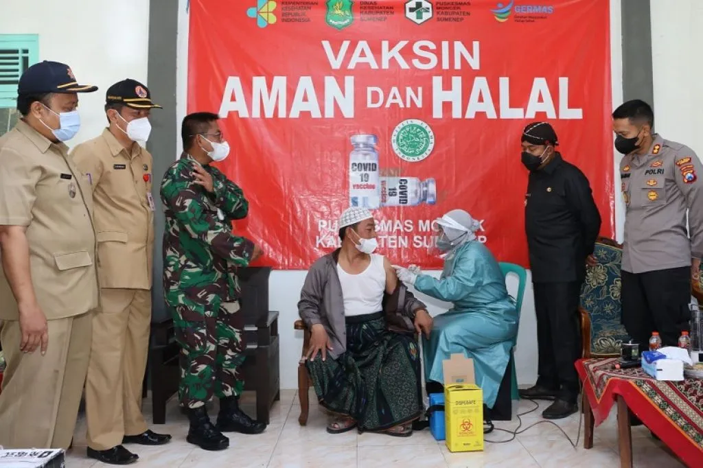 Percepat Herd Immunity, Pemkab Sumenep Gelar Vaksinasi di Ponpes Al-Ittihad Lenteng