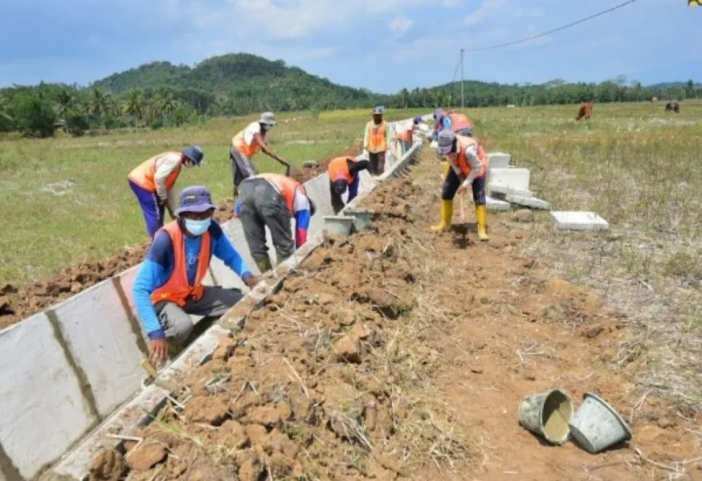 Realisasi Padat Karya Tata Guna Irigasi Kementerian PUPR Sudah 95,68%