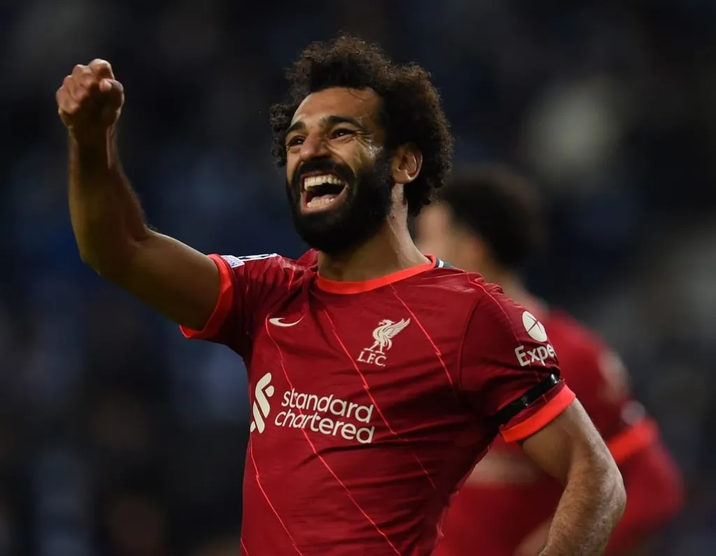 Bantai Porto, Liverpool di Puncak Klasemen
