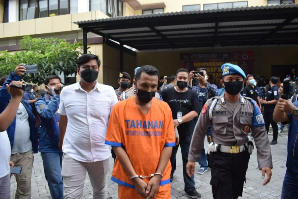 Jual Burung Cendrawasih, Diamankan Polisi