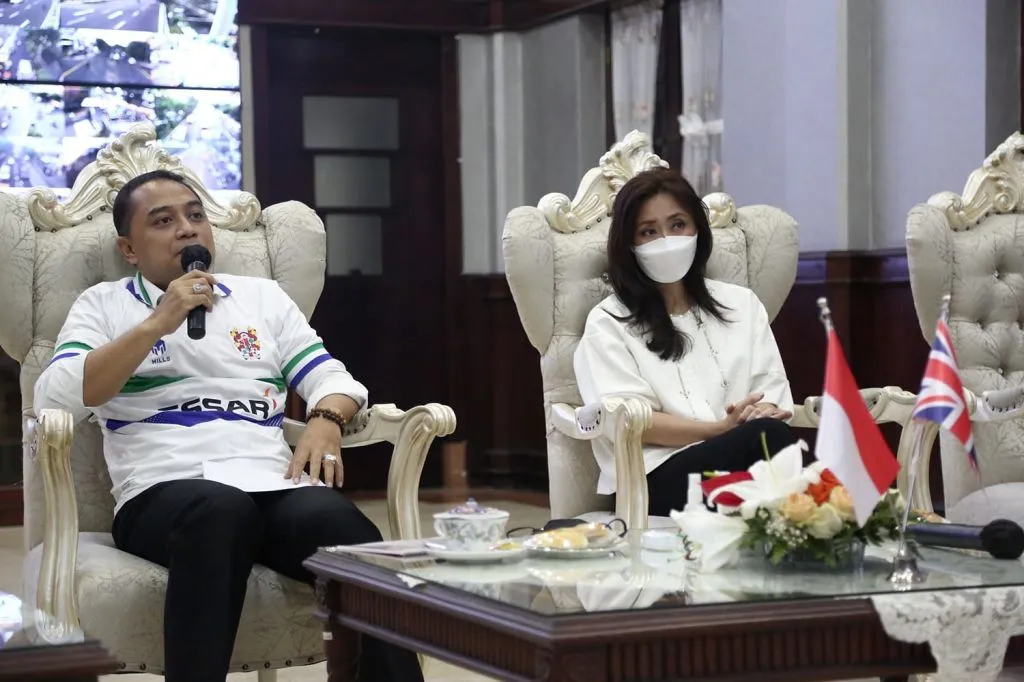 Kerjasama Sepak Bola Surabaya-Liverpool Perkuat Hubungan Inggris-Indonesia