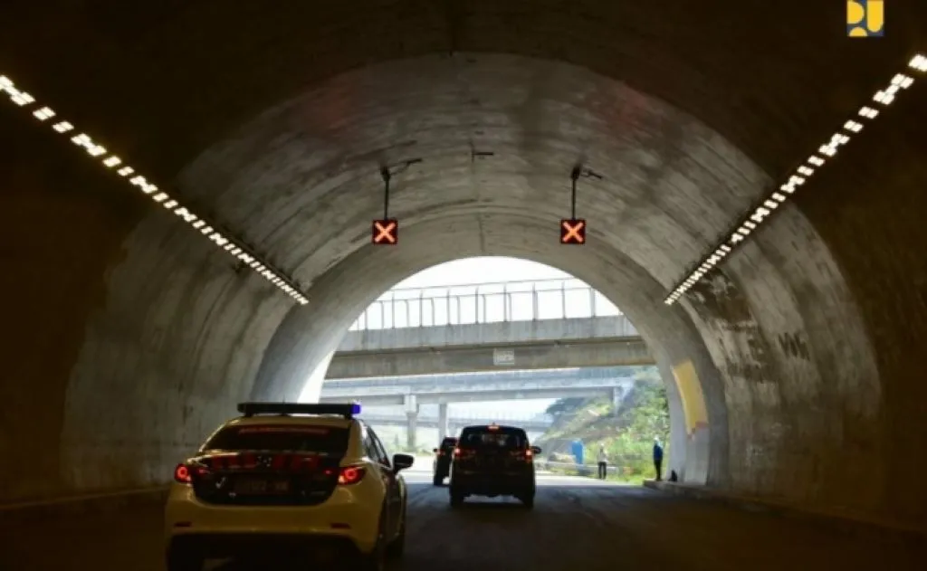 Menteri PUPR Tinjau Tol Cisumdawu, Pastikan Operasional Awal 2022