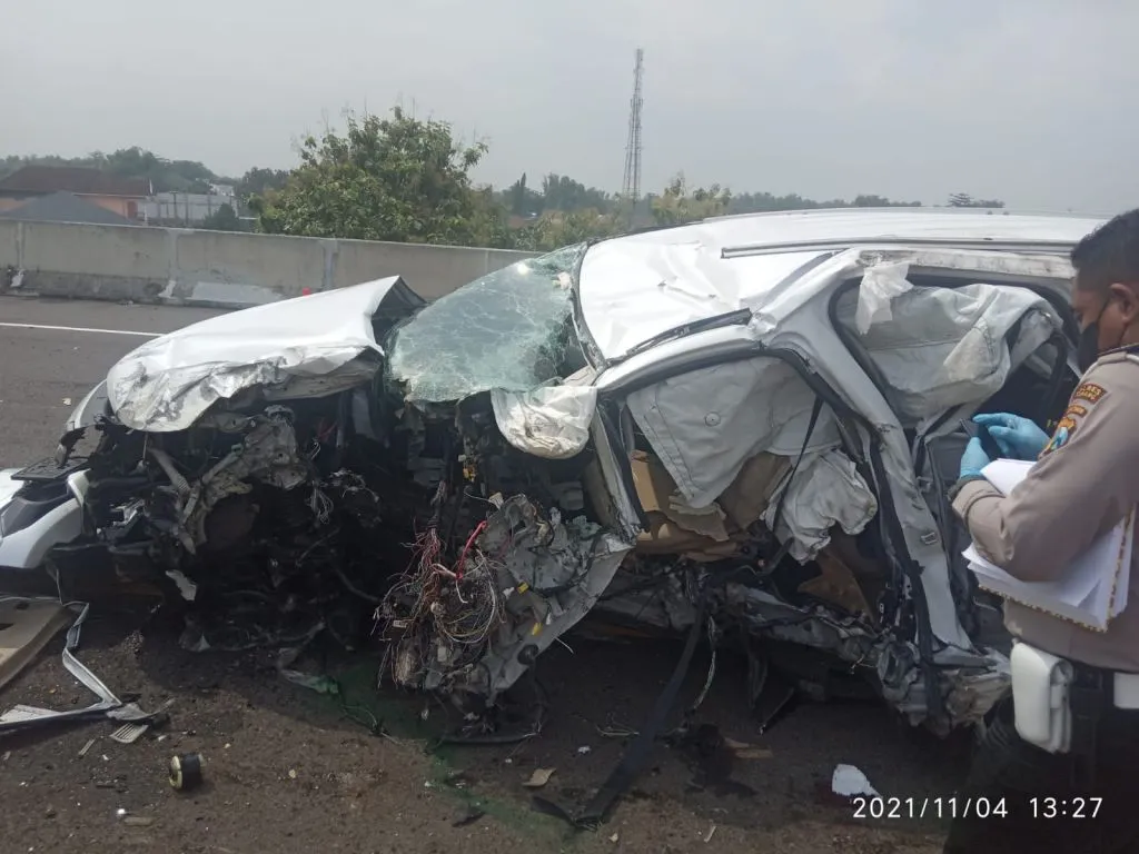 BREAKING NEWS: Artis Vanessa Angel Dikabarkan Tewas Kecelakaan di Tol Jombang