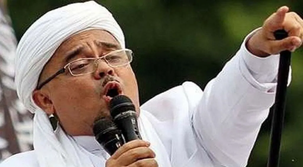 Hukuman Rizieq 'Disunat' MA Jadi 2 Tahun