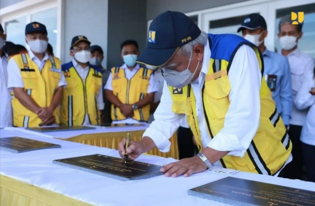 Basuki Tandatangani 8 Prasasti Infrastruktur di Banten