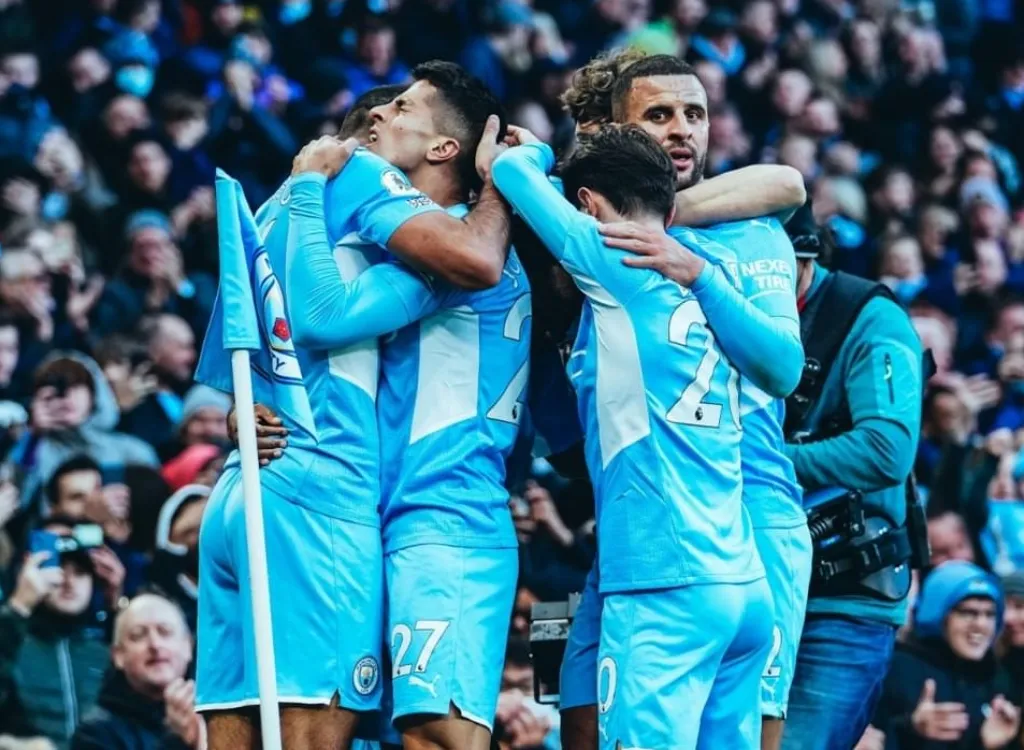 Bantai Everton, City Gusur Liverpool