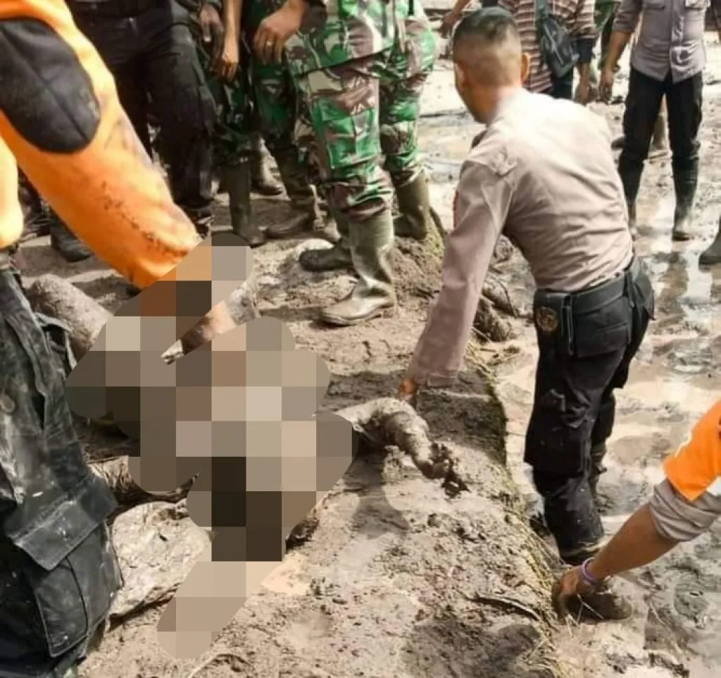 Bantu Cari Korban Erupsi Semeru, Belasan Relawan Ponorogo Diberangkatkan