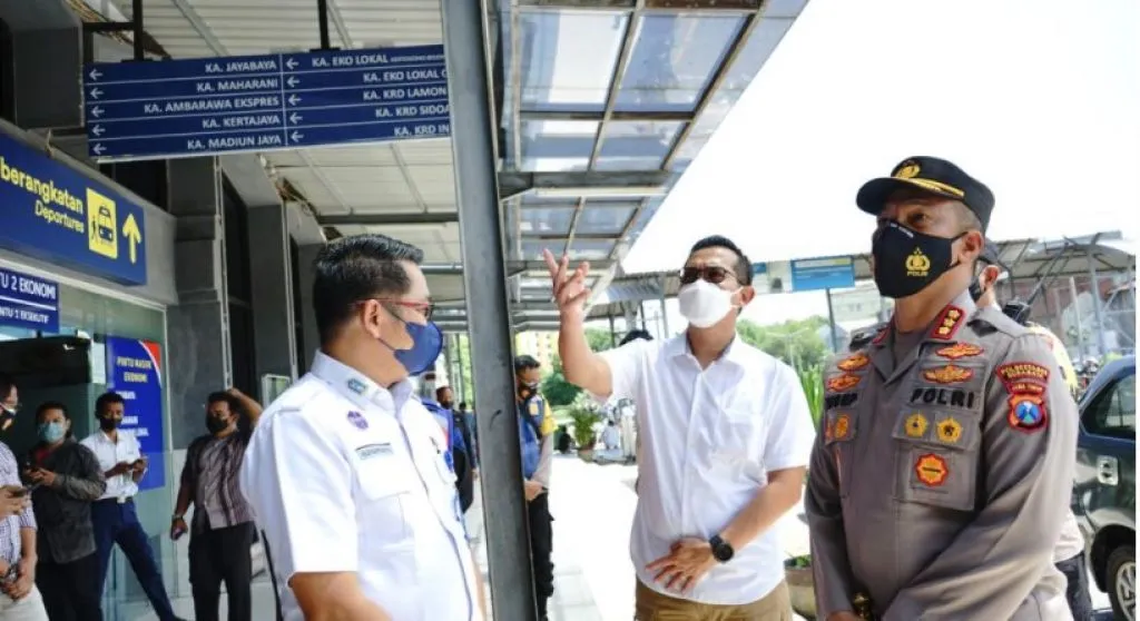 Jelang Nataru, Kapolrestabes Surabaya Cek Gereja dan Stasiun Kereta Api