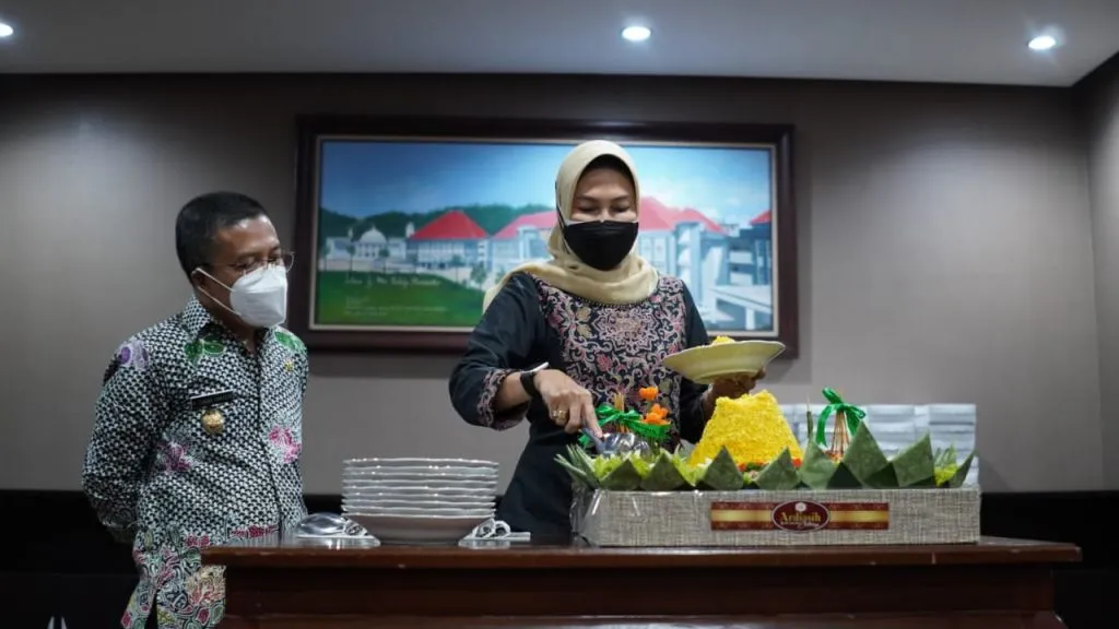 Pemkot Batu Gelar Tasyakuran, Diawali dengan Pemotongan Tumpeng