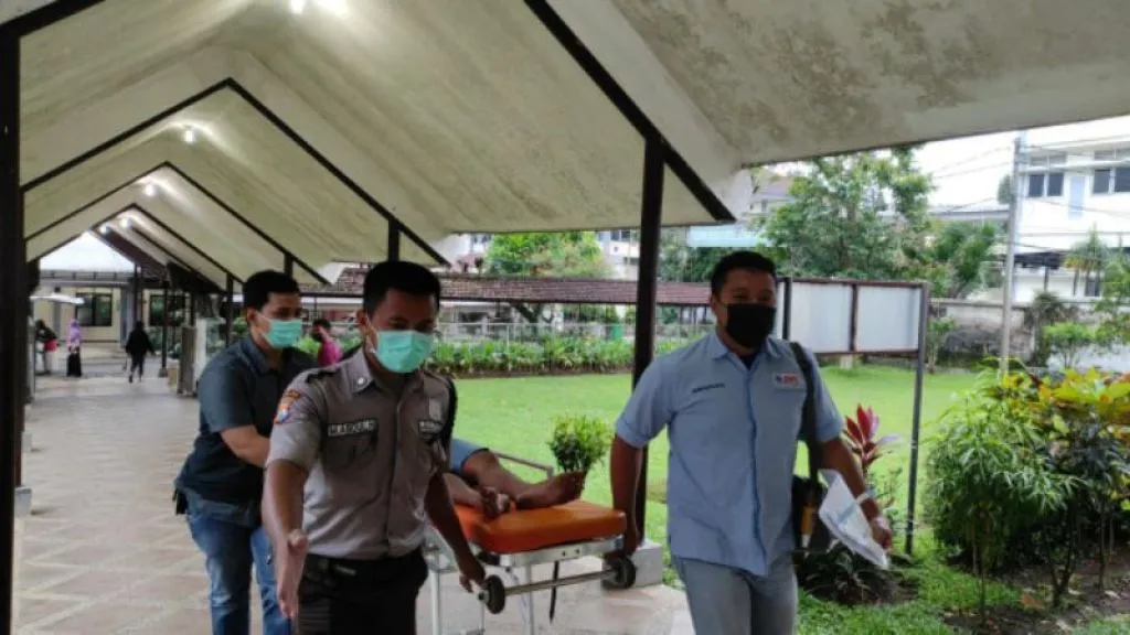 Pria Bersenjata Pisau Masuki Mapolres Lumajang Pas Apel Pagi, ternyata ODGJ